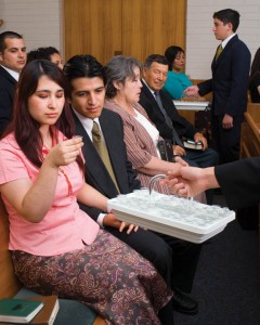 Assister aux réunions dominicales des Mormons